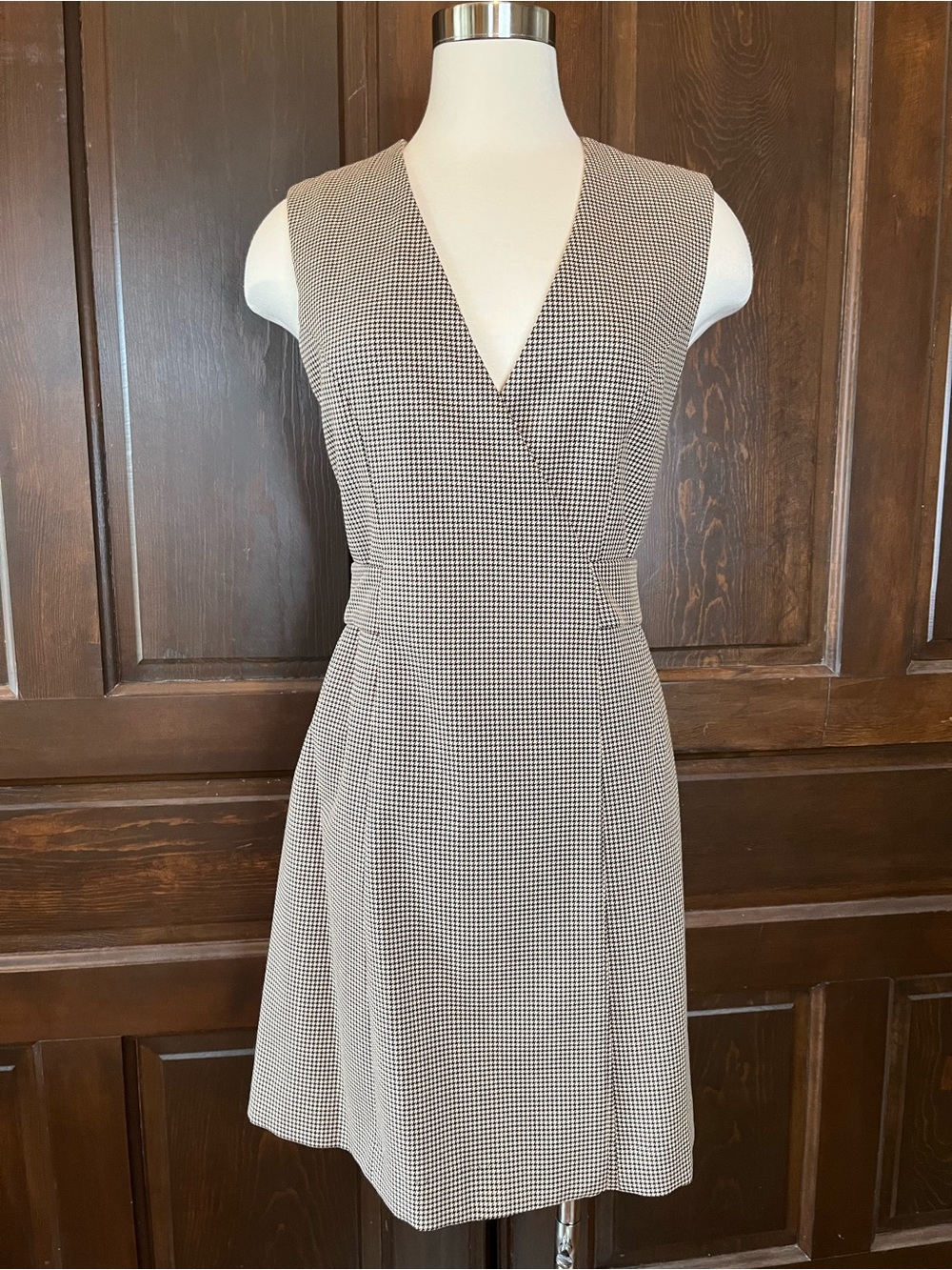 Limited Wrap Dress Brown Houndstooth V-Neck To Knee Sleeveless Academia Y2K Sz 6